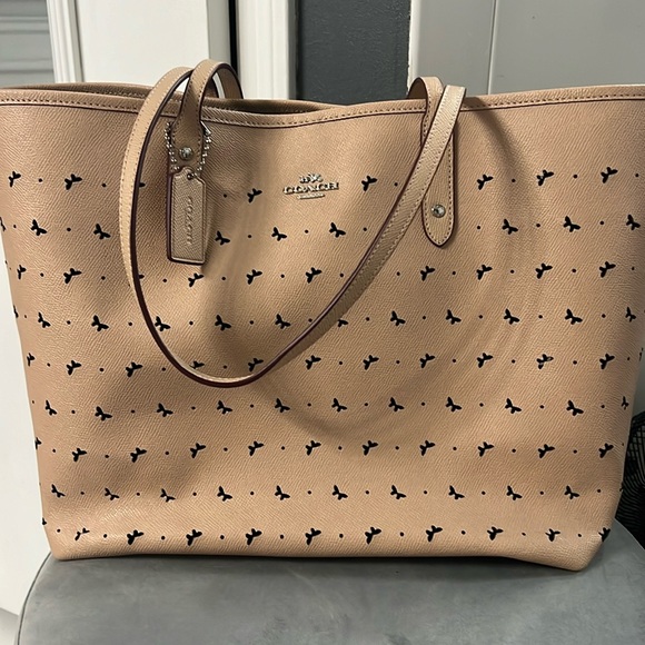 authentic, rare, hard to find coach perforated butterfly tote w/ matching wallet - Picture 2 of 11